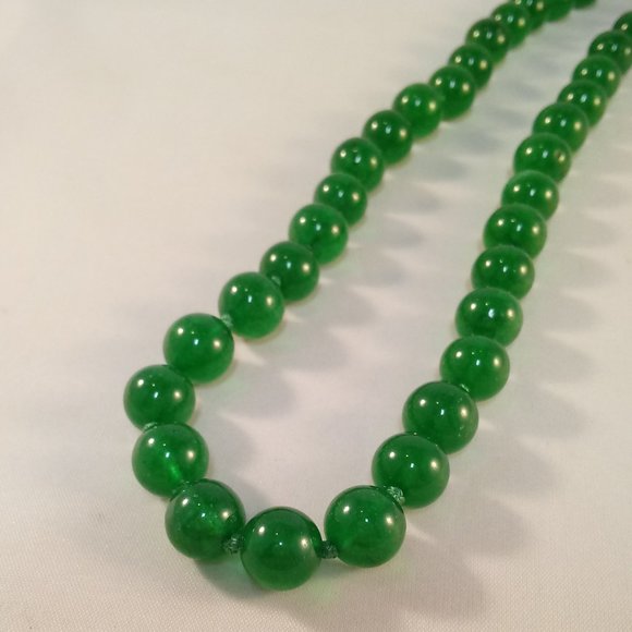 Natural 10mm Green Jade Gemstone Bead Necklace AAA Quality 18" Gold Clasp Gift - Picture 3 of 3